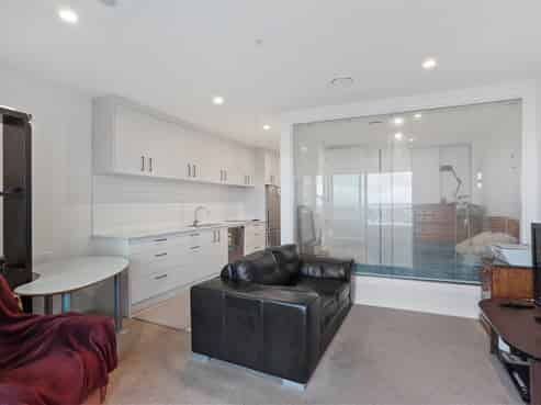 901/8 Waikumete Road, Glen Eden