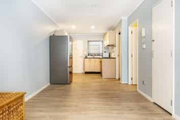 517/176C BROADWAY, Newmarket