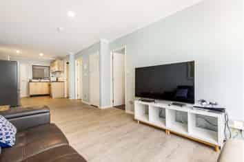 517/176C BROADWAY, Newmarket