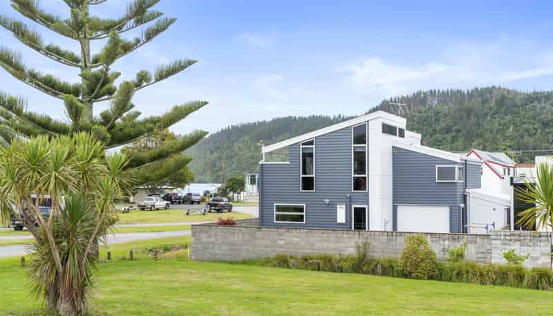 623B Harbour View Road, Whangamata