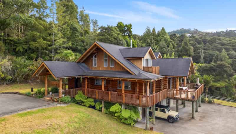 847 West Coast Road, Oratia