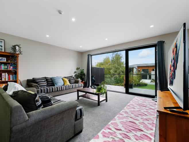 6 Le Mans Grove, Cromwell