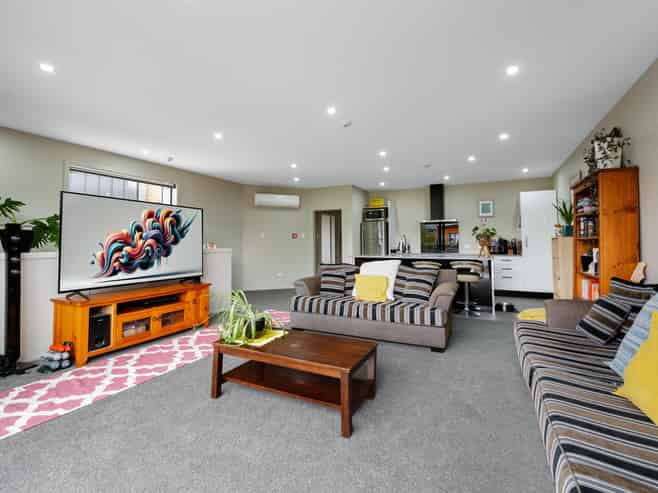 6 Le Mans Grove, Cromwell