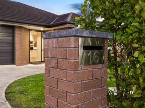 16 Pitoitoi Drive, Riverhead