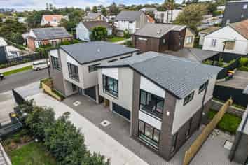 18A Range View Road, Mount Albert