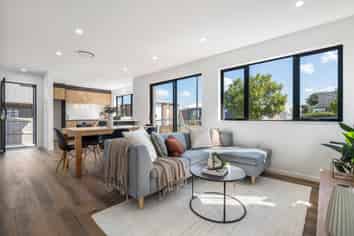 18A Range View Road, Mount Albert