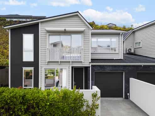 29 Sanremo Lane, Stanmore Bay