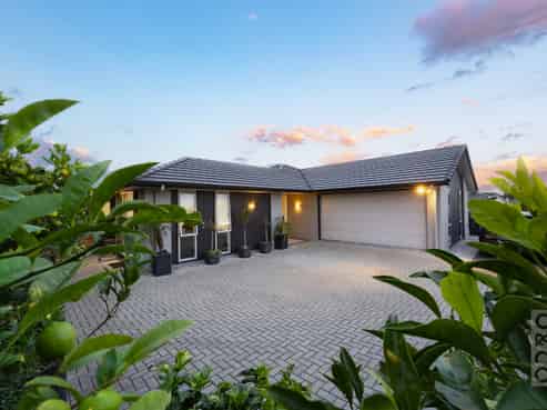 11 Canoe Lane, Riverhead
