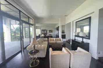 572 Whitford Road, Whitford