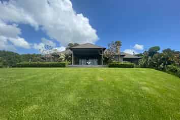 572 Whitford Road, Whitford