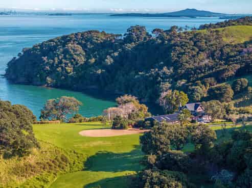 379i Gordons Road, Waiheke Island