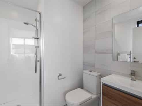 2/68 Barbour Street, Waltham