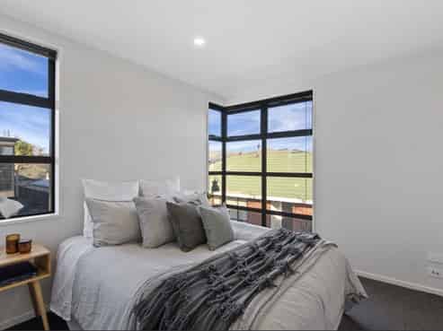 2/68 Barbour Street, Waltham