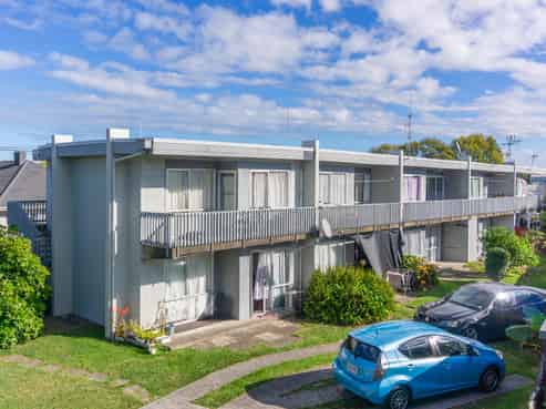 2/41 Cameron Road, Hamilton East