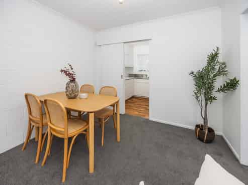 2/41 Cameron Road, Hamilton East