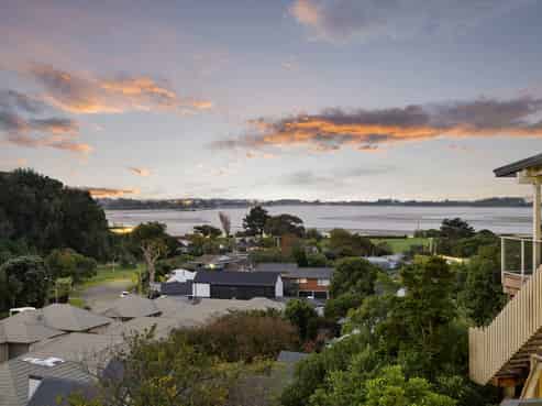 32 Soleares Avenue, Mount Pleasant