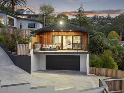 32 Soleares Avenue, Mount Pleasant