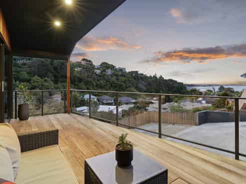 32 Soleares Avenue, Mount Pleasant
