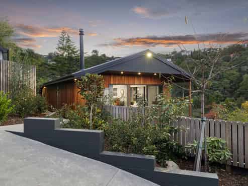 32 Soleares Avenue, Mount Pleasant