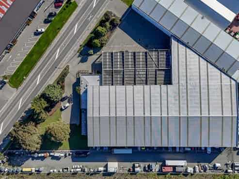 Modern, high-stud warehouse - Hornby