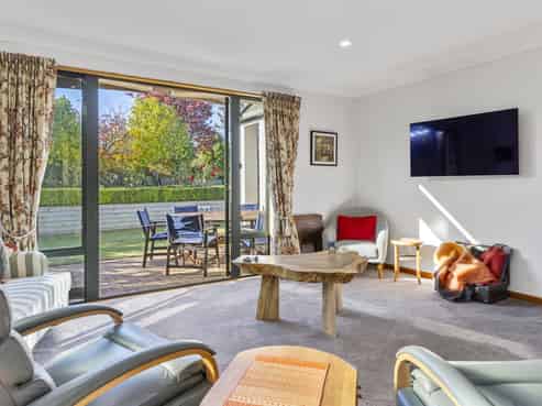 4/74 Birch Street, Hilltop