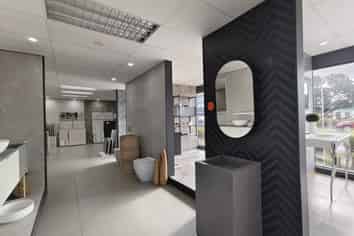 Green Lane East Showroom for lease