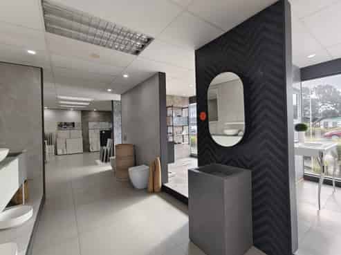 Green Lane East Showroom for lease