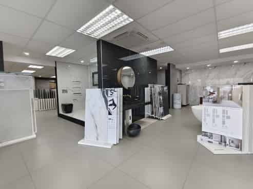 Green Lane East Showroom for lease