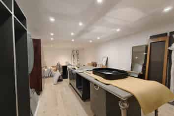 Green Lane East Showroom for lease