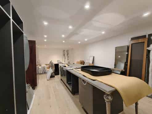 Green Lane East Showroom for lease