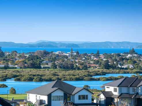 36 Butler Stoney Crescent, Millwater