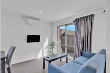 1/113 Knighton Road, Hillcrest