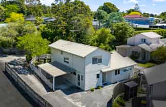 2/372 Whangaparaoa Road, Stanmore Bay
