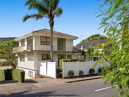 6 Waiwera Road, Waiwera