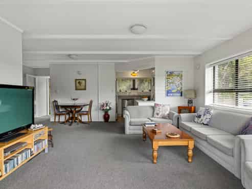 6 Waiwera Road, Waiwera