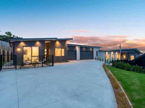 42 Paparahi Place, Wainui