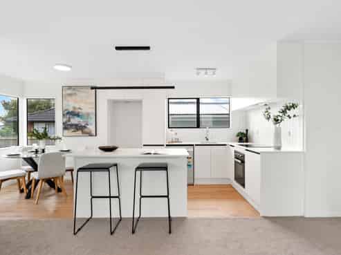 2/7 Rewarewa Road, Te Atatu Peninsula