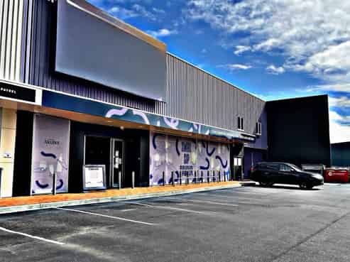 Rare Retail/Trade Showroom Opportunity