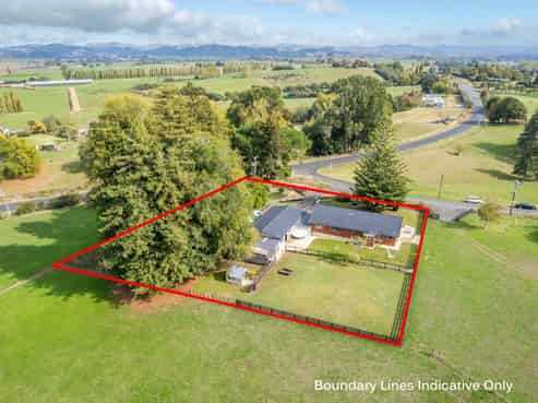 4 Berkers Rd, Ngahinapouri