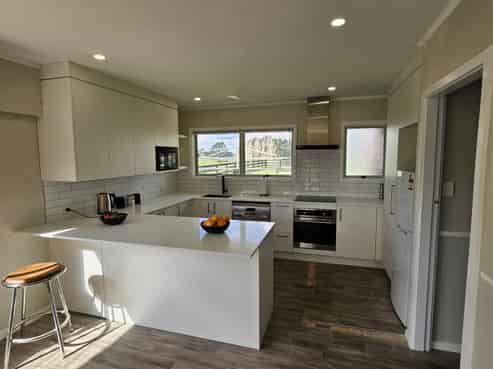 4 Berkers Rd, Ngahinapouri