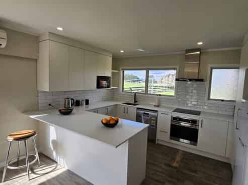 4 Berkers Rd, Ngahinapouri