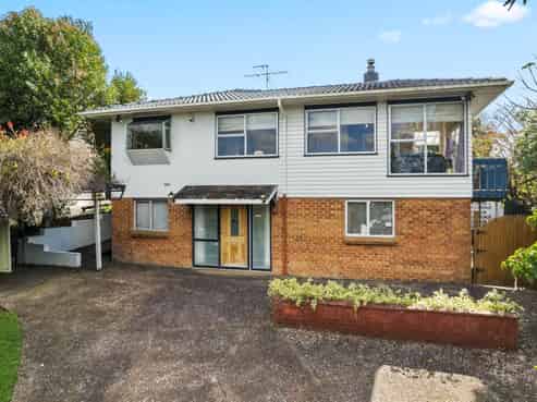 18 Felgrove Street, Glendene