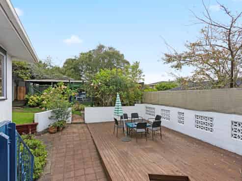 18 Felgrove Street, Glendene