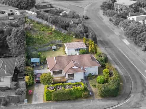 28 Weggery Drive, Waikanae Beach