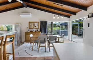 1479 East Coast Road, Redvale