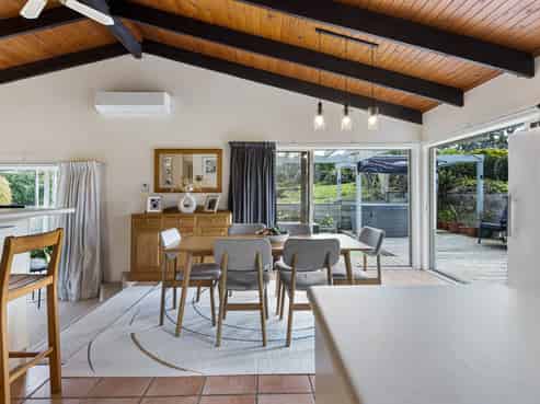 1479 East Coast Road, Redvale