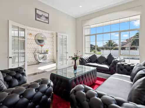 42 Thornbury Crescent, East Tamaki Heights