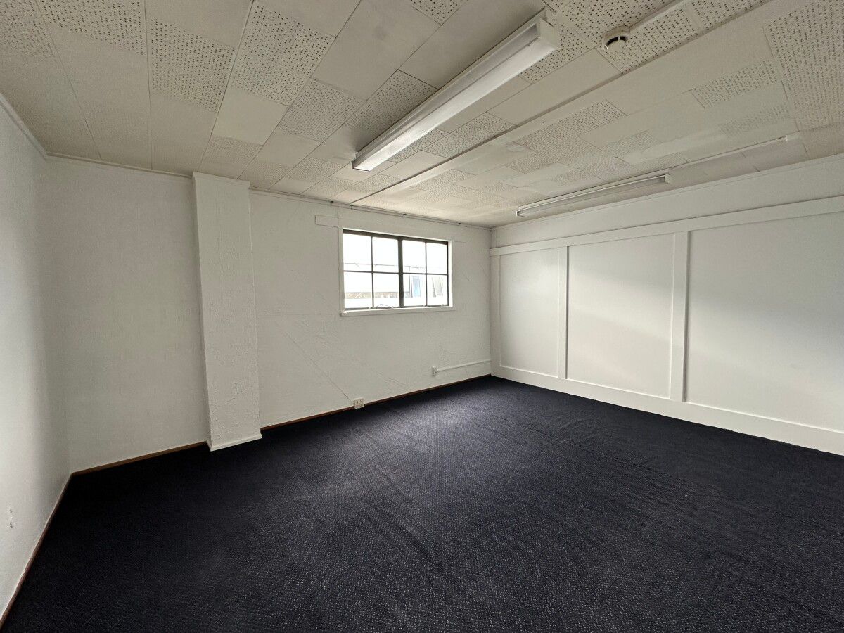 Open Plan Office With Amenities - Ansicht 3