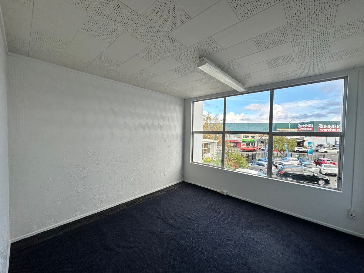 Open Plan Office With Amenities - Ansicht 6