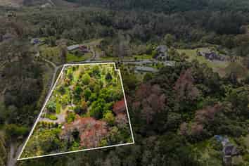 1481 East Coast Road, Redvale